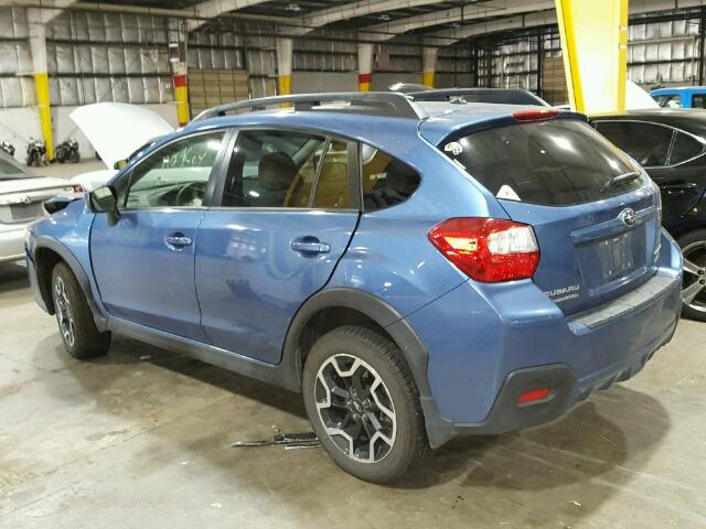 JF2GPABC3H8204958 - 2017 SUBARU CROSSTREK BLUE photo 3