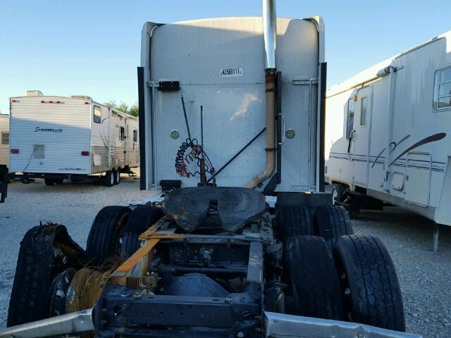 1XKAD49X39J256225 - 2009 KENWORTH CONSTRUCTI WHITE photo 9