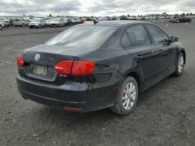 3VWDZ7AJ5BM361504 - 2011 VOLKSWAGEN JETTA SE BLACK photo 4