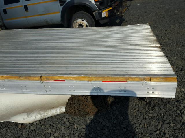 1UYVS2535AU907501 - 2010 UTILITY TRAILER WHITE photo 5