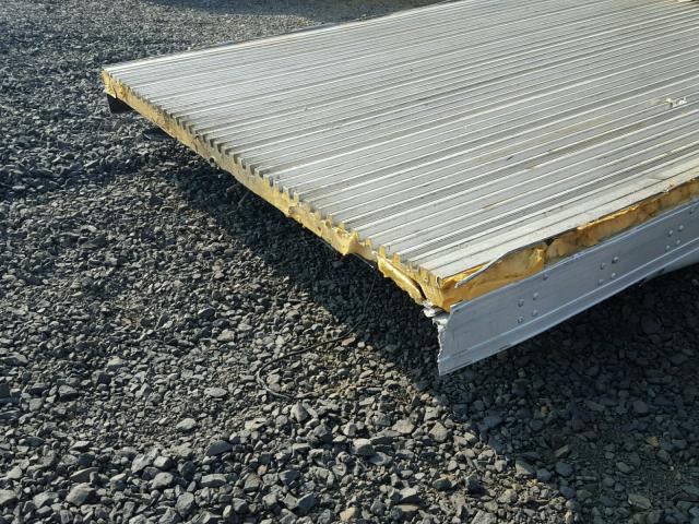 1UYVS2535AU907501 - 2010 UTILITY TRAILER WHITE photo 8