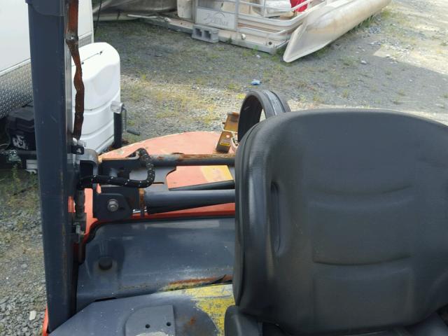 62833 - 1990 TOYOTA FORKLIFT RED photo 6