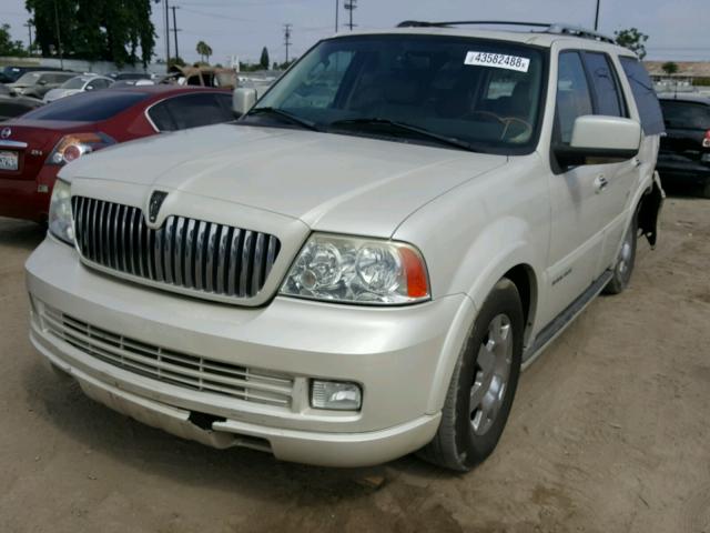 5LMFU27556LJ26818 - 2006 LINCOLN NAVIGATOR 奶油色 照片 2