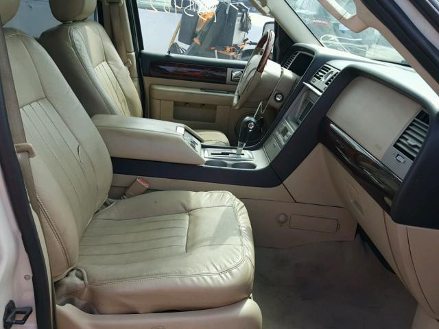 5LMFU27556LJ26818 - 2006 LINCOLN NAVIGATOR 奶油色 照片 5
