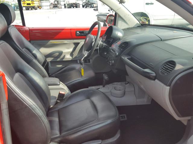3VWCD31Y04M323049 - 2004 VOLKSWAGEN NEW BEETLE 红色 照片 5