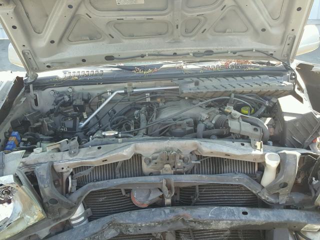 1N6ED27T31C378686 - 2001 NISSAN FRONTIER C SILVER photo 7