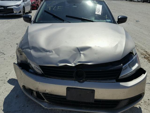 3VW1K7AJXDM238761 - 2013 VOLKSWAGEN JETTA BASE Ոսկեգույն լուսանկար 9