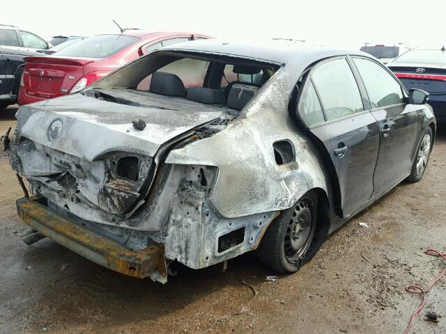 3VWDP7AJ4CM085274 - 2012 VOLKSWAGEN JETTA BLACK photo 4