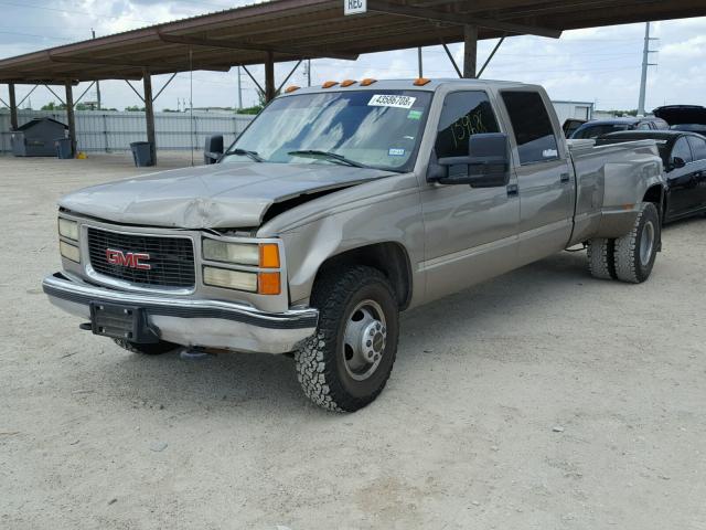 1GTHC33J6WF016726 - 1998 GMC SIERRA C35 TAN photo 2