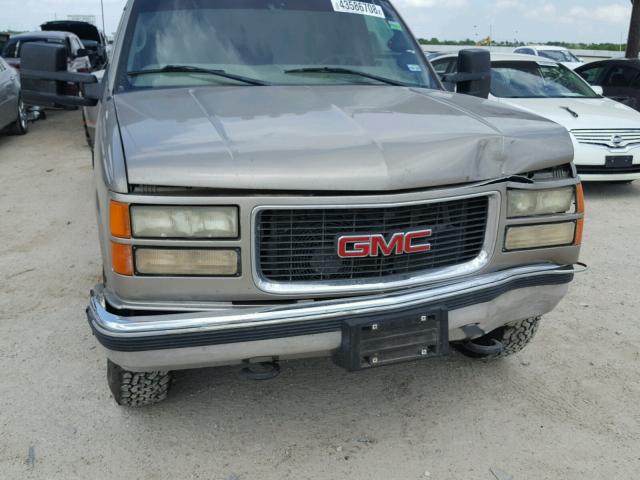 1GTHC33J6WF016726 - 1998 GMC SIERRA C35 TAN photo 9