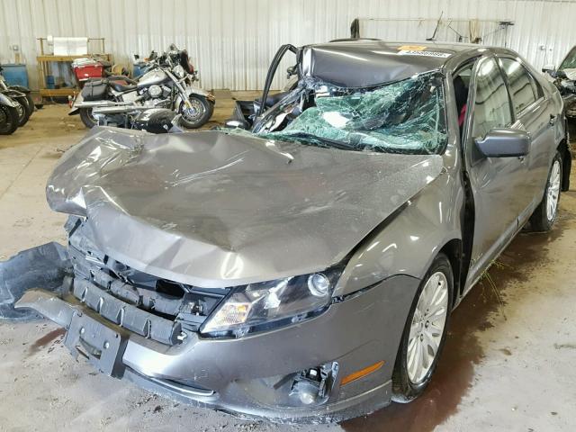 3FADP0L33AR356663 - 2010 FORD FUSION HYB SILVER photo 2