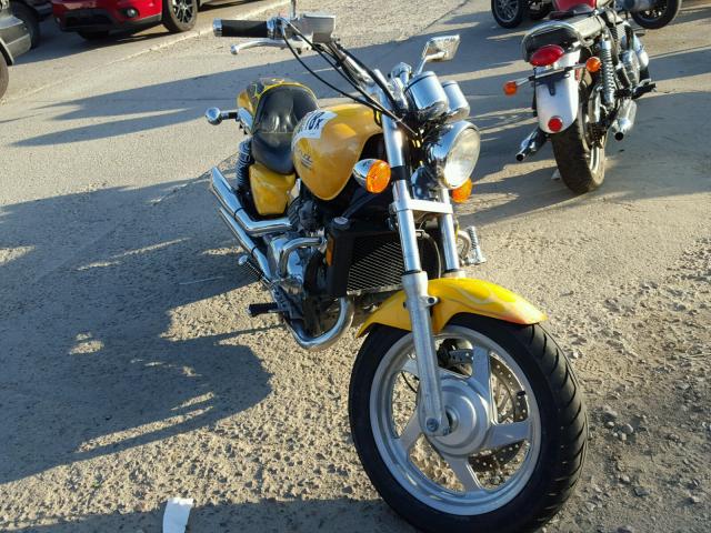 JH2RC4300TM201242 - 1996 HONDA VF750 C YELLOW photo 1