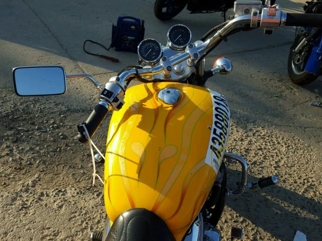 JH2RC4300TM201242 - 1996 HONDA VF750 C YELLOW photo 5