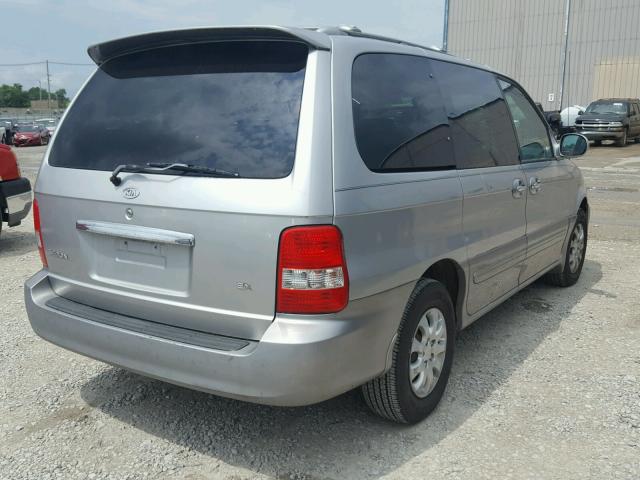 KNDUP131646552631 - 2004 KIA SEDONA EX SILVER photo 4