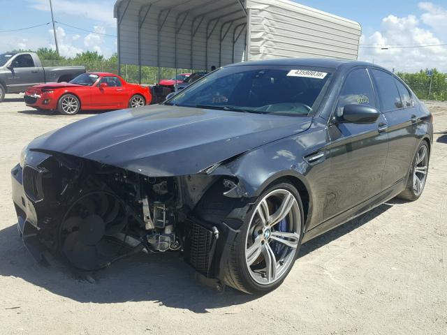 WBSFV9C59DD096449 - 2013 BMW M5 GRAY photo 2