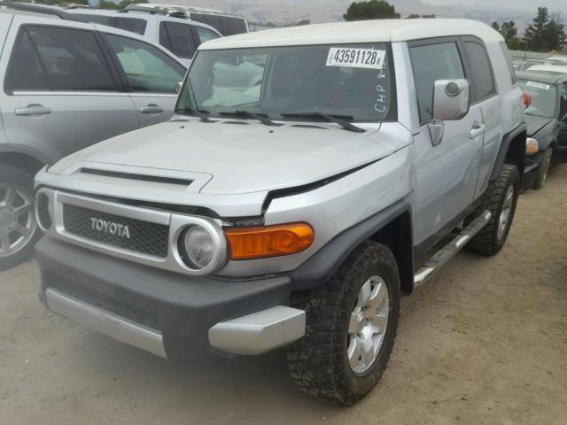 JTEBU11F68K047244 - 2008 TOYOTA FJ CRUISER SILVER photo 2