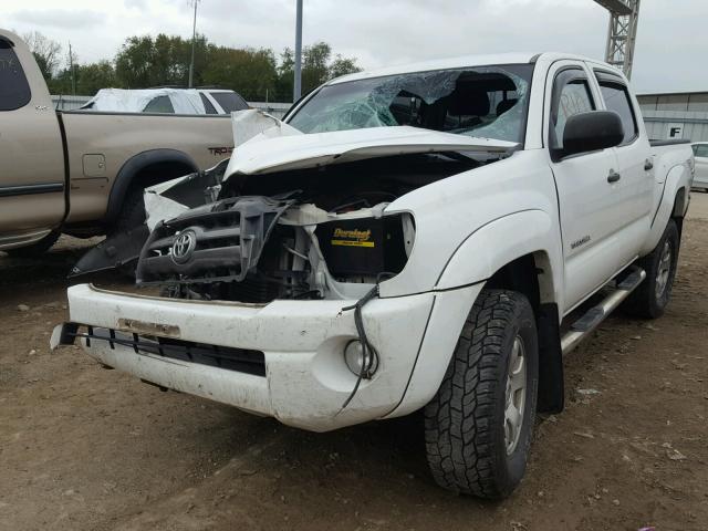 5TELU42N29Z608911 - 2009 TOYOTA TACOMA WHITE photo 2