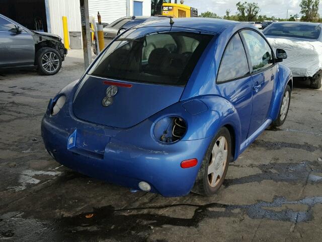 3VWCA21C9YM410557 - 2000 VOLKSWAGEN NEW BEETLE BLUE photo 4