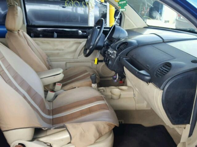 3VWCA21C9YM410557 - 2000 VOLKSWAGEN NEW BEETLE 蓝色 照片 5