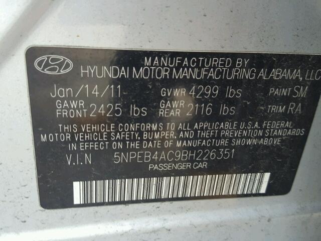 5NPEB4AC9BH226351 - 2011 HYUNDAI SONATA SILVER photo 10