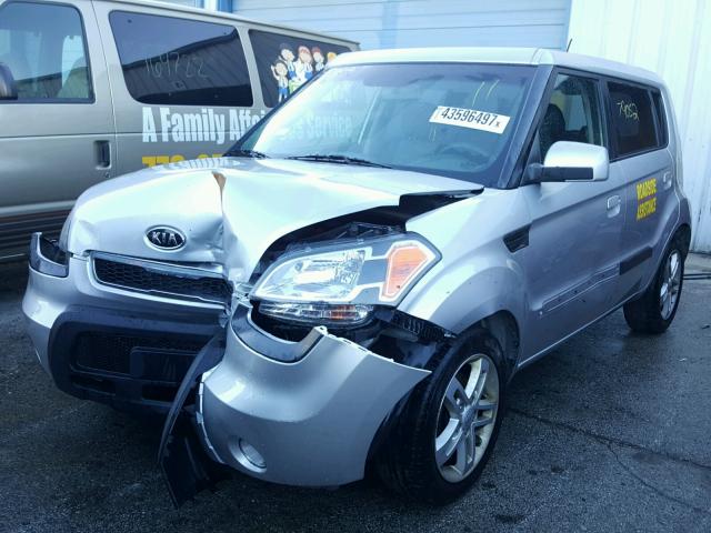 KNDJT2A21A7704191 - 2010 KIA SOUL + SILVER photo 2