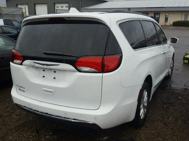 2C4RC1BG4HR634699 - 2017 CHRYSLER PACIFICA T WHITE photo 4