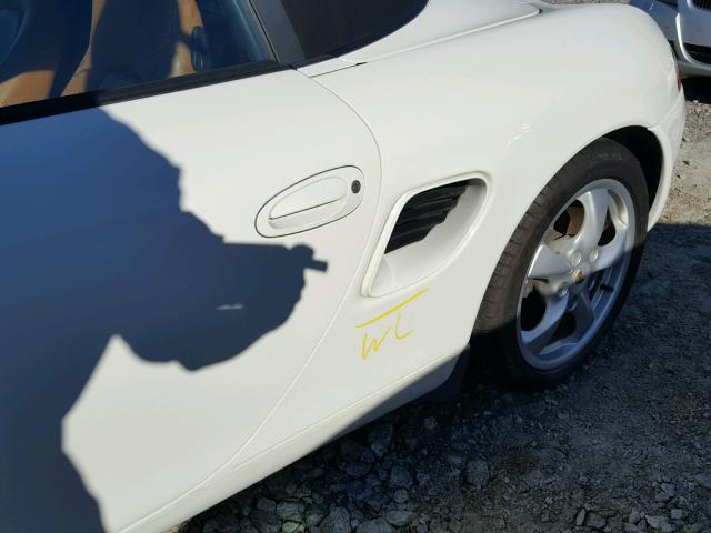 WP0CA29842U624572 - 2002 PORSCHE BOXSTER WHITE photo 9