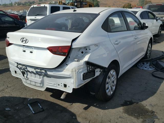 3KPC24A39JE020747 - 2018 HYUNDAI ACCENT SEL WHITE photo 4