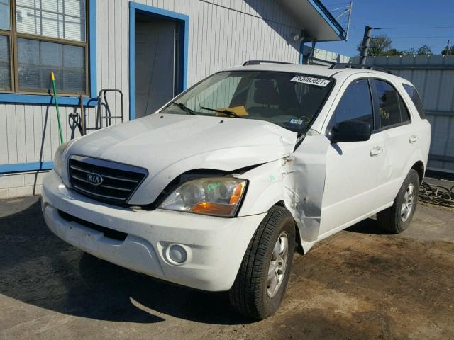 KNDJD735X85852637 - 2008 KIA SORENTO EX WHITE photo 2