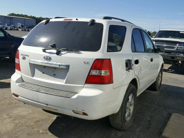 KNDJD735X85852637 - 2008 KIA SORENTO EX WHITE photo 4