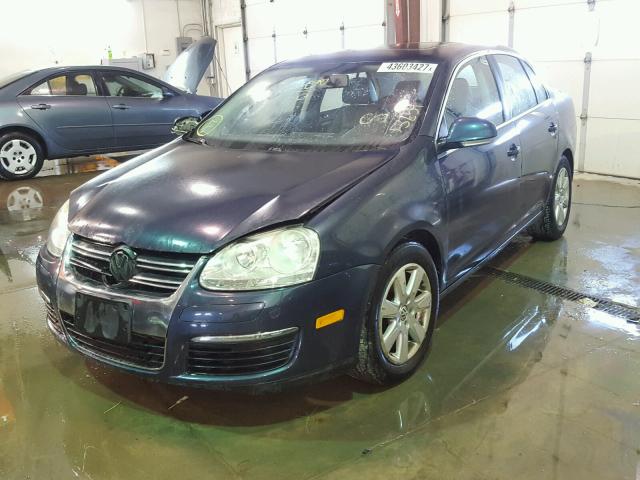 3VWRM71K38M105254 - 2008 VOLKSWAGEN JETTA BLUE photo 2