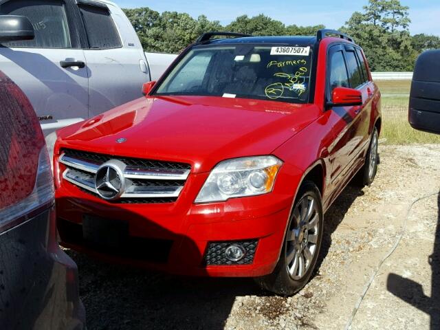 WDCGG5GB0BF686923 - 2011 MERCEDES-BENZ GLK RED photo 2