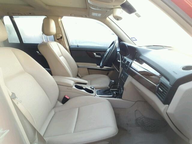 WDCGG5GB0BF686923 - 2011 MERCEDES-BENZ GLK RED photo 5