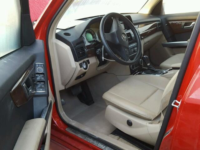 WDCGG5GB0BF686923 - 2011 MERCEDES-BENZ GLK RED photo 9