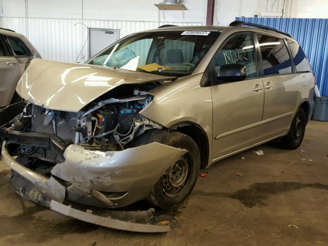 5TDZK23C07S019464 - 2007 TOYOTA SIENNA GRAY photo 2