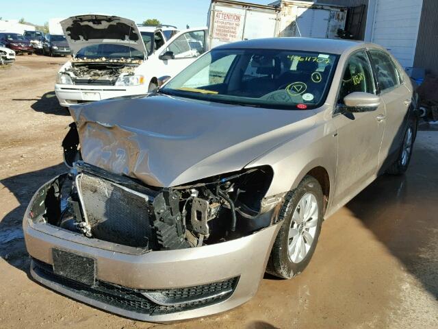 1VWAS7A30FC027445 - 2015 VOLKSWAGEN PASSAT S ذهبي صورة 2