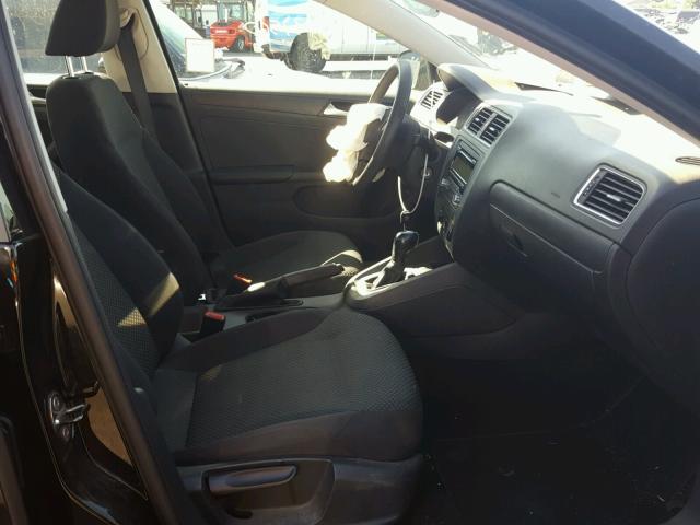 3VW2K7AJ4DM372864 - 2013 VOLKSWAGEN JETTA BASE BLACK photo 5