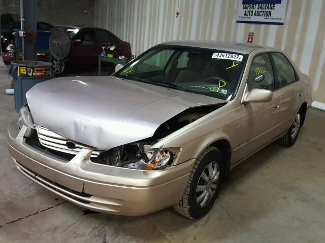 4T1BG22K4VU795483 - 1997 TOYOTA CAMRY TAN photo 2