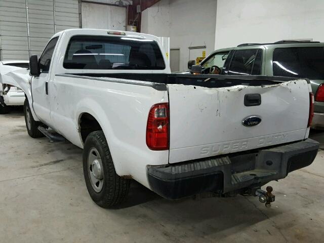 1FTNF205X8EE00626 - 2008 FORD F250 WHITE photo 3