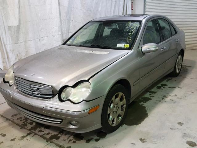 WDBRF81J65F724175 - 2005 MERCEDES-BENZ C 240 4MAT GRAY photo 2