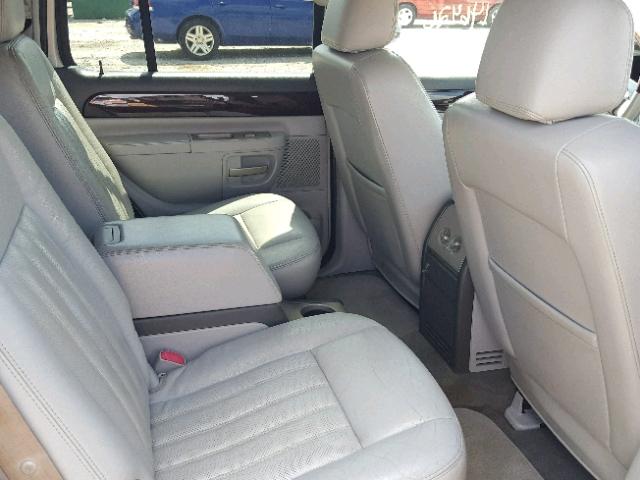 5LMEU88H84ZJ00733 - 2004 LINCOLN AVIATOR 银色 照片 6