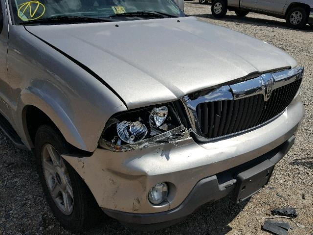 5LMEU88H84ZJ00733 - 2004 LINCOLN AVIATOR 银色 照片 9