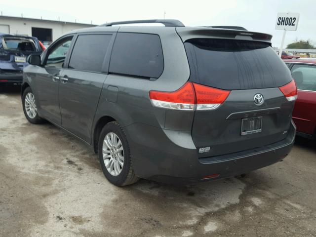 5TDYK3DC5CS192939 - 2012 TOYOTA SIENNA XLE GRAY photo 3