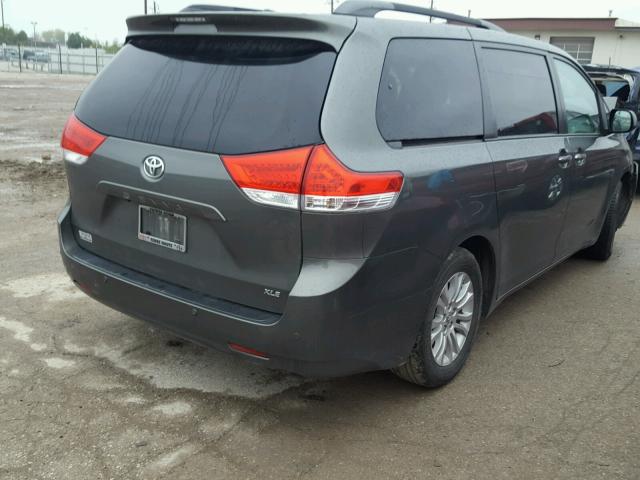 5TDYK3DC5CS192939 - 2012 TOYOTA SIENNA XLE GRAY photo 4