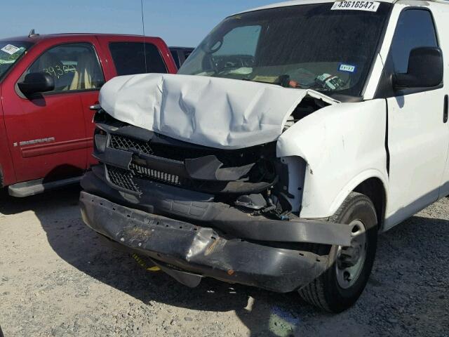 1GCGG25C691182836 - 2009 CHEVROLET EXPRESS G2 WHITE photo 10