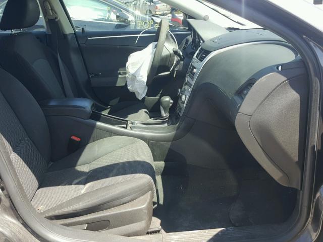 1G1ZC5E0XCF379006 - 2012 CHEVROLET MALIBU 1LT GRAY photo 5