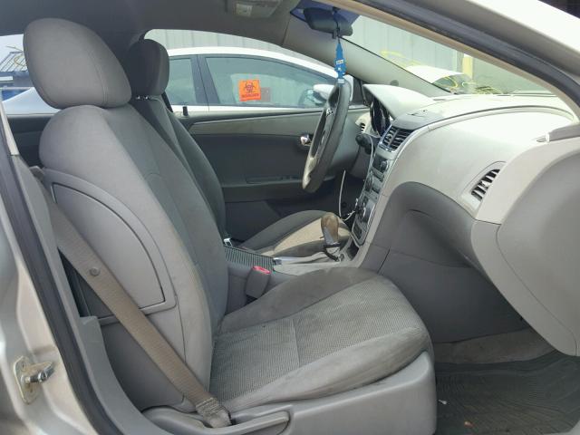 1G1ZG57N48F258282 - 2008 CHEVROLET MALIBU LS Сұр фото 5