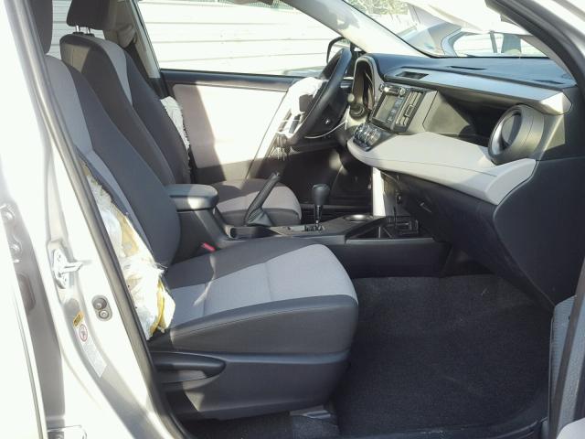 JTMZFREVXFJ054293 - 2015 TOYOTA RAV4 LE Gümüş foto 5