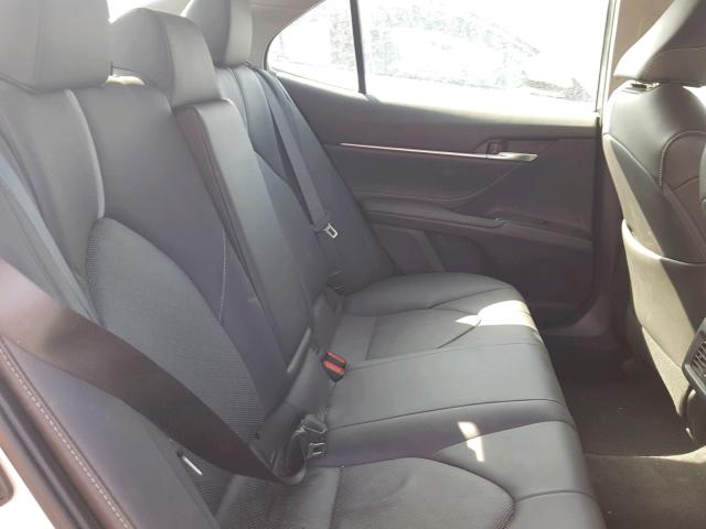 4T1B61HK7JU061600 - 2018 TOYOTA CAMRY XSE SILVER photo 6