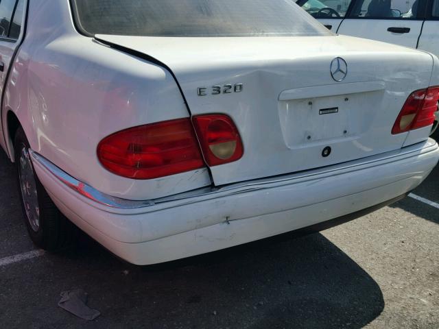 WDBJF65F7WA672822 - 1998 MERCEDES-BENZ E 320 WHITE photo 9